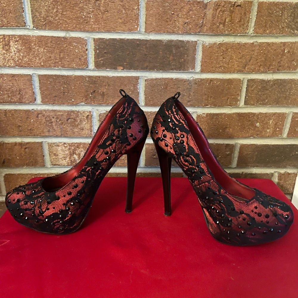 Platform Pump Size 7 1/2 By Shi- Journey - image 4